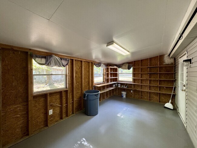 Building Photo - 229 Bateman Ln