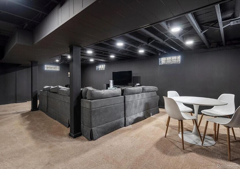 Basement - 2204 Mahan St