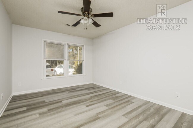 Building Photo - 143 W Victoria Ct