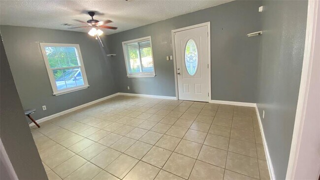 Building Photo - 3427 McKinney Rd