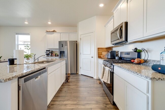 Building Photo - Modern 4-Bedroom Ranch Home with Mountain Views and 3-Car Garage