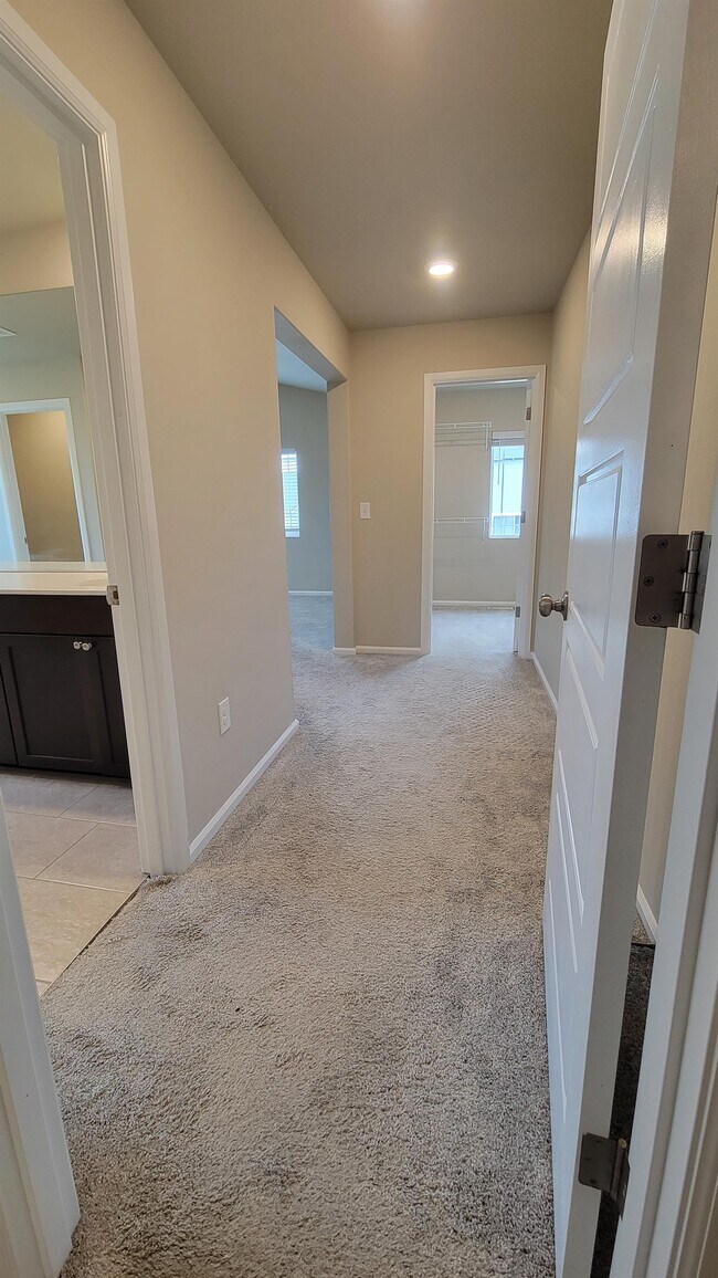 Building Photo - 7926 34th Pl NE