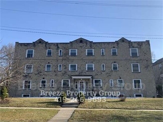Primary Photo - 1945 Ottawa Dr