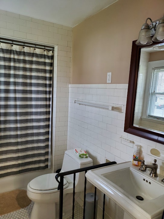 Building Photo - 1724 Monsey Ave