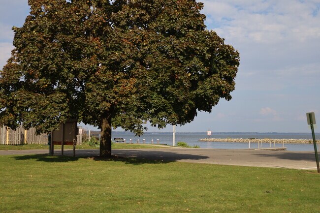 Boat Landing - 665 S Park Ave
