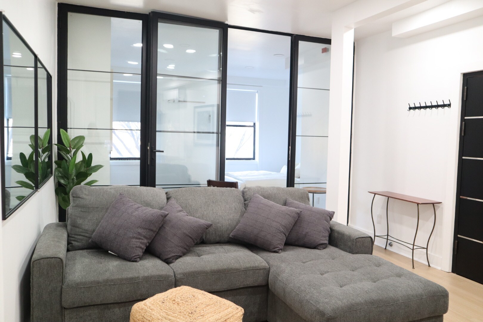 Building Photo - 411 E Girard Ave