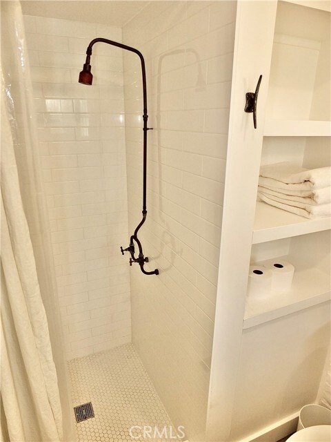 Building Photo - 220 Loyola Rd