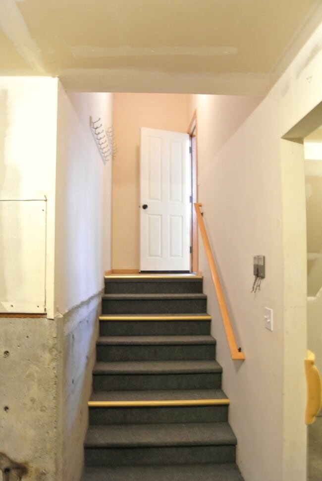 Building Photo - Corvallis Comfort & Convenience: Spacious 3-bedroom, 2.5 bath  Townhome