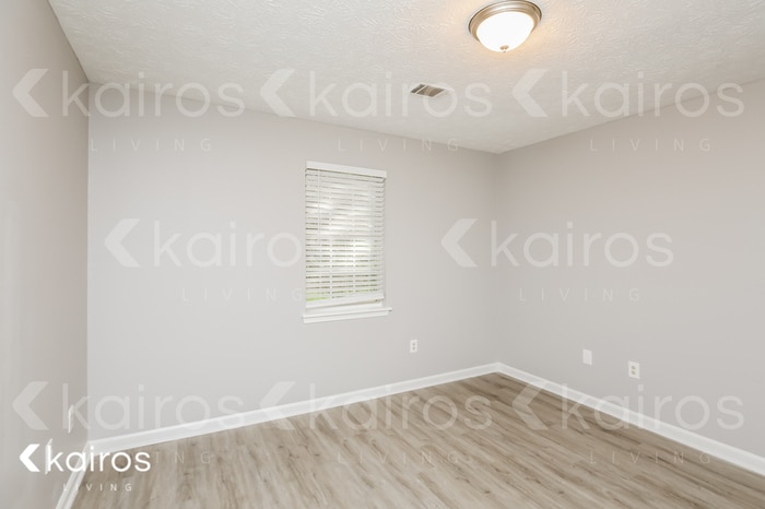 Building Photo - 105 Deer Pkwy