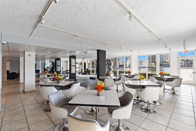 Building Photo - 121 Golden Isles Dr