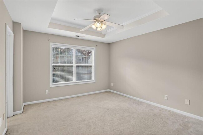 Building Photo - 230 Valley Xing