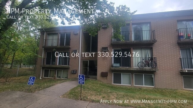 Primary Photo - 725 E Waterloo Rd