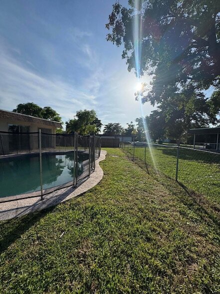 Building Photo - 7816 NW 70th Terrace