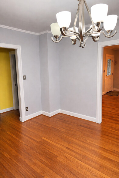 Building Photo - 1255 Sunset Ave