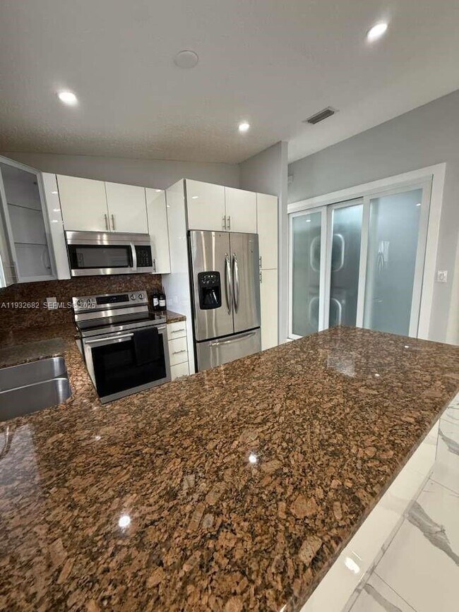 Building Photo - 8701 NW 109th Terrace