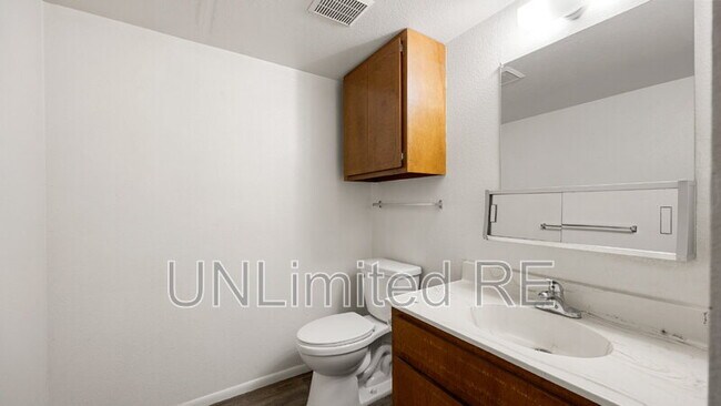 Building Photo - 1637 Canada Crescent