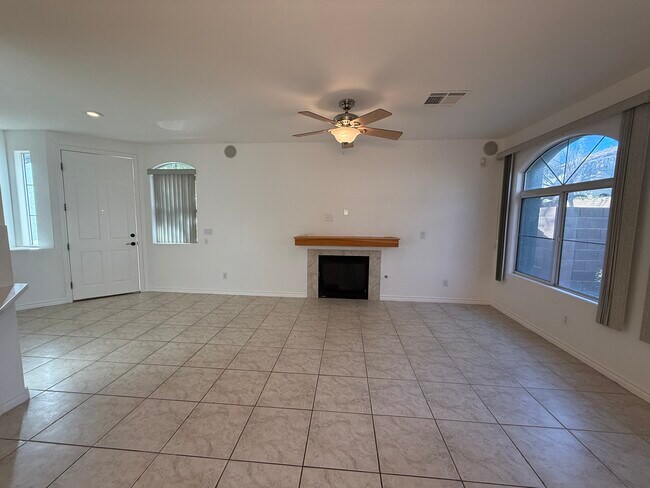 Building Photo - 985 Prestwick St