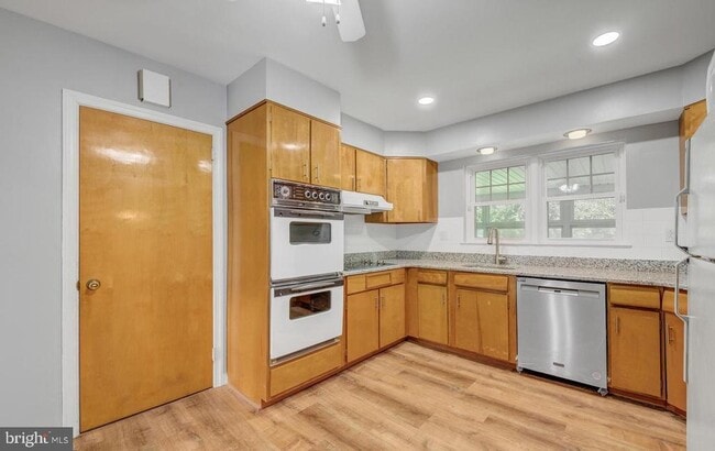 Building Photo - 11 Providence Rd