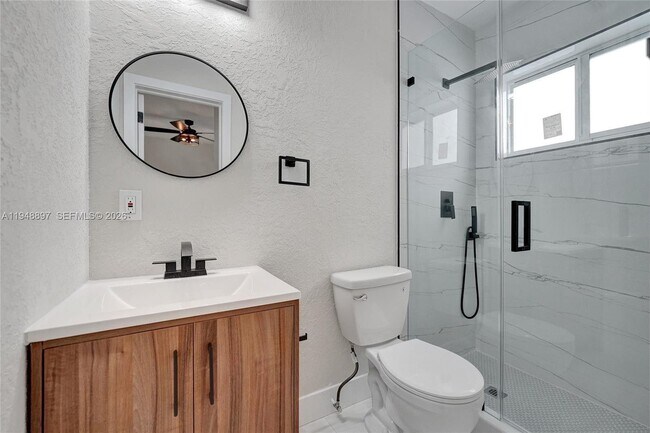 Building Photo - 21021 NE 13th Pl