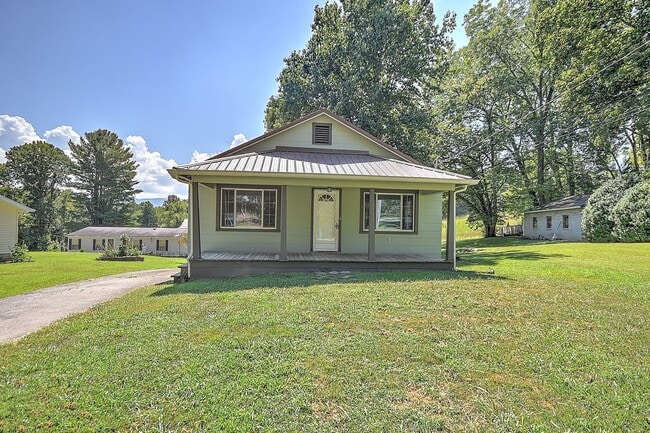 Building Photo - 1504 Bristol Caverns Hwy