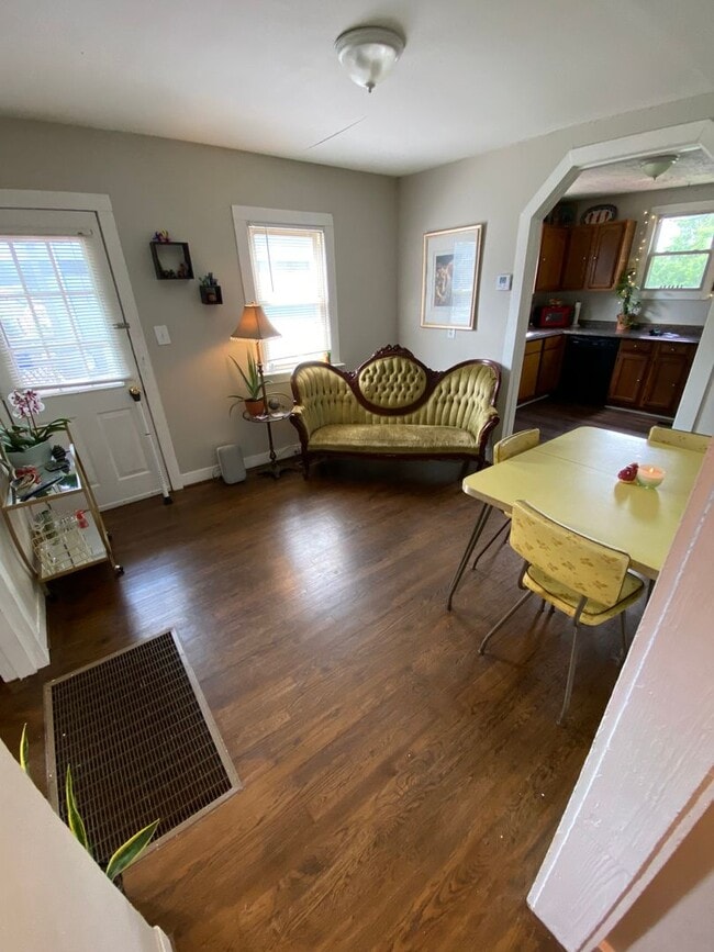 Building Photo - Charming East Nashville Cottage, 2 Bed/1 B...