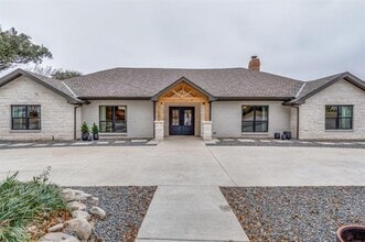 Building Photo - 7115 Meadow Rd
