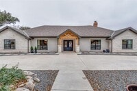 Building Photo - 7115 Meadow Rd