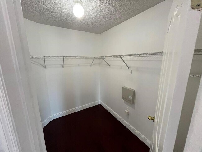 Building Photo - 8908 Southbay Dr