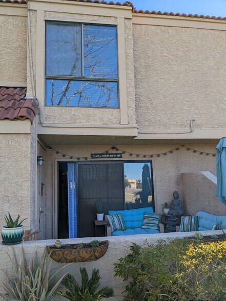 Building Photo - 7910 E Thomas Rd