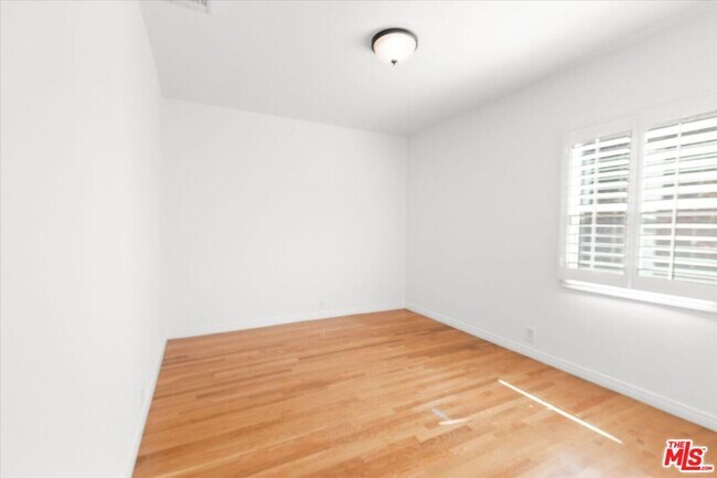 Building Photo - 3707 Edenhurst Ave