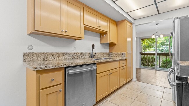 Building Photo - Beautiful Mountain Condo. 3 Bed-2Bath