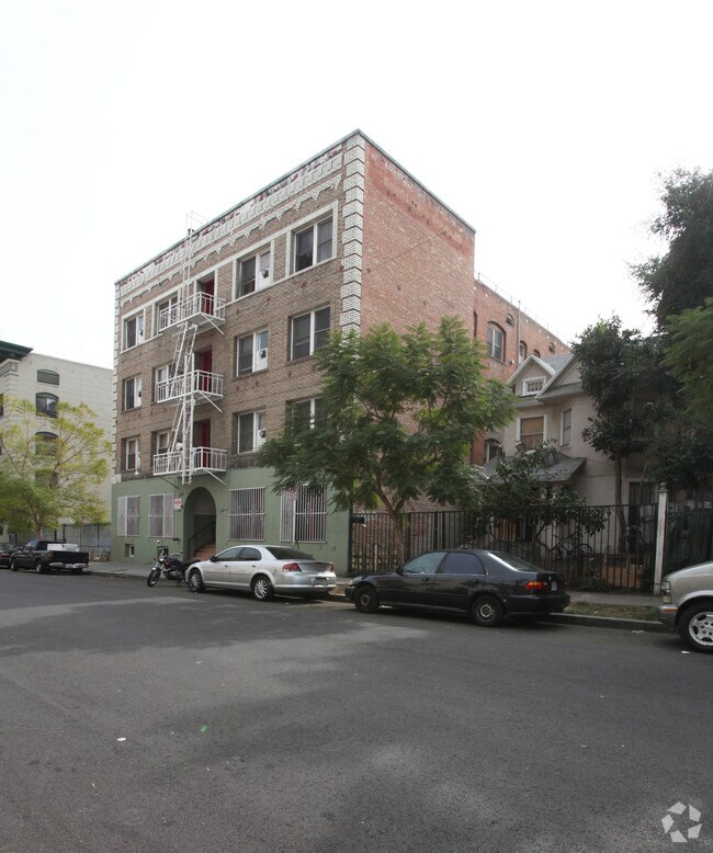 Primary Photo - 1312 Ingraham St