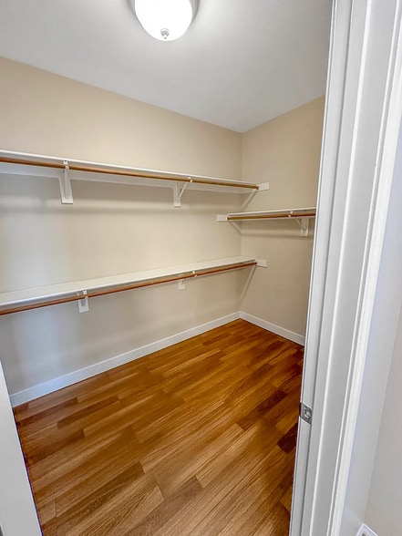 Building Photo - 25617 Henley Way