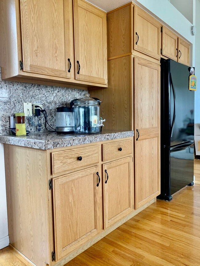Building Photo - Gorgeous Gunbarrel Home on Cul-de-Sac!