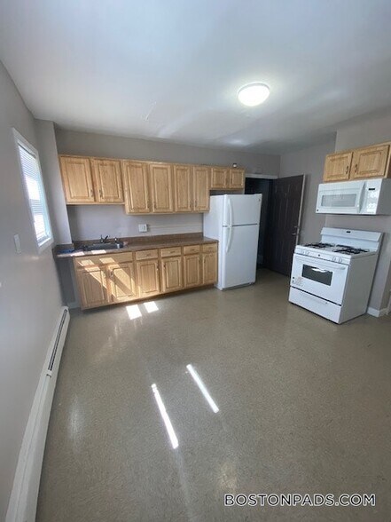 Building Photo - 66 Batchelder St