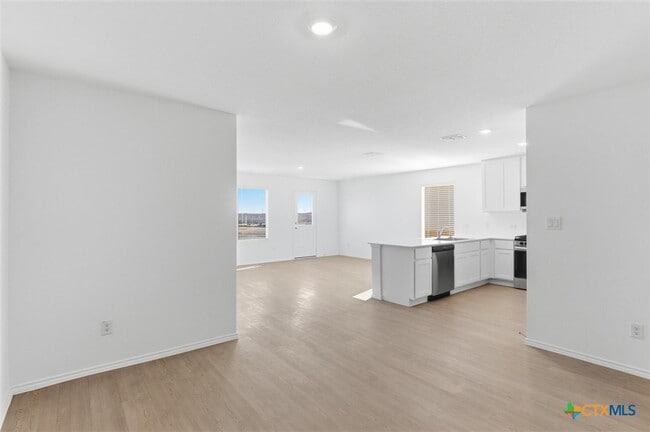 Building Photo - 310 Trinity River Holw