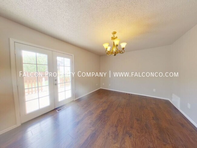 Building Photo - 6157 Desoto Dr