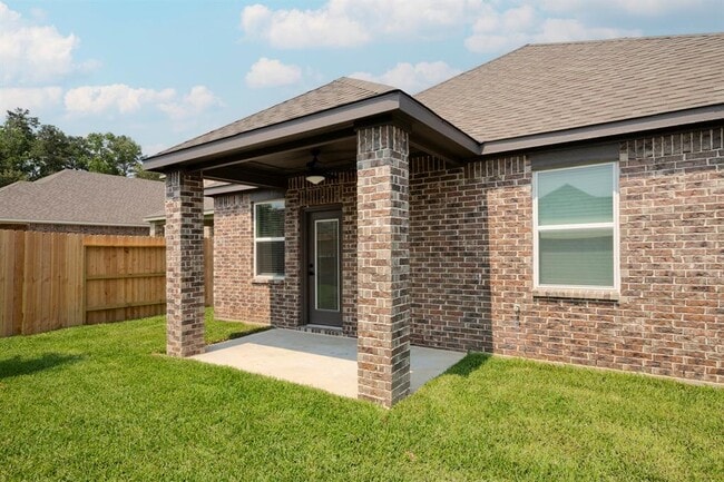Building Photo - 6111 White Spruce Dr