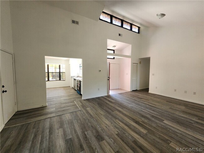 Building Photo - 3444 S Apopka Ave
