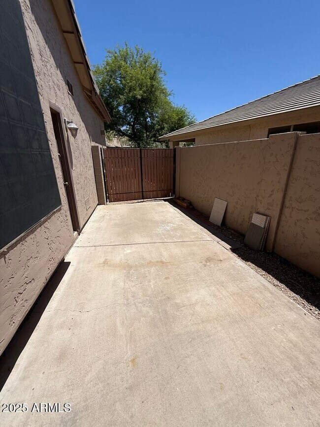 Building Photo - 21570 N 72nd Way