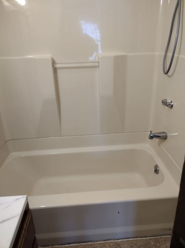 Building Photo - Two bedroom/one bathroom single family hou...