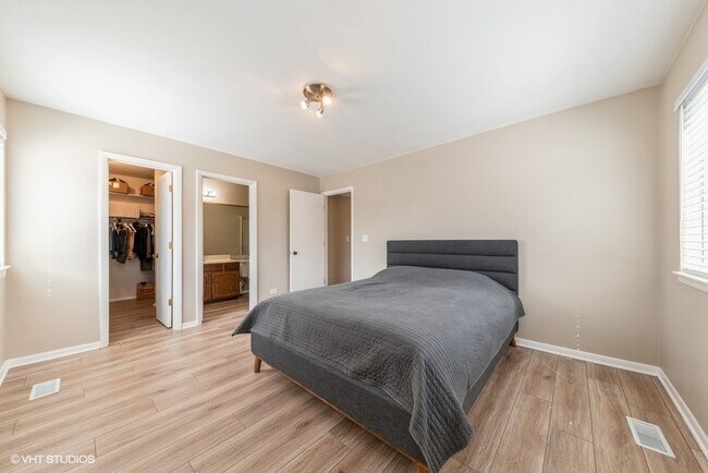 Building Photo - 607 Stone Cir Ct