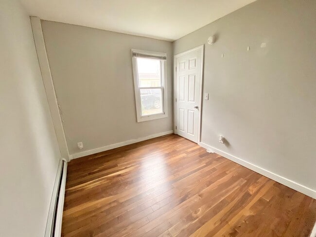 Building Photo - 89 Pitkin St