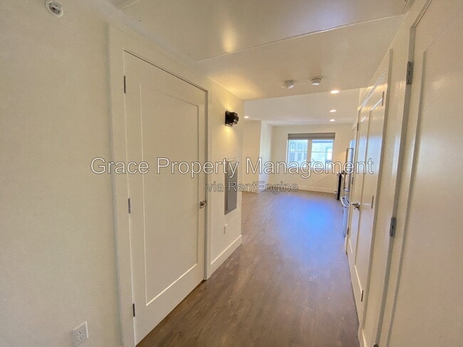 Building Photo - 431 E Bayaud Ave