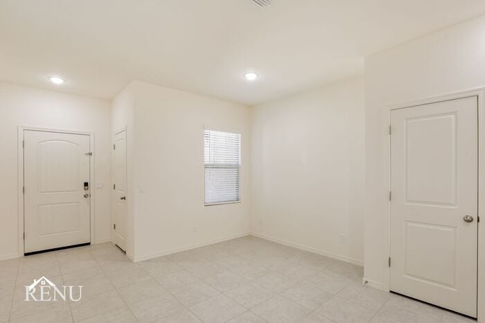 Building Photo - 35327 W San Capistrano Ave