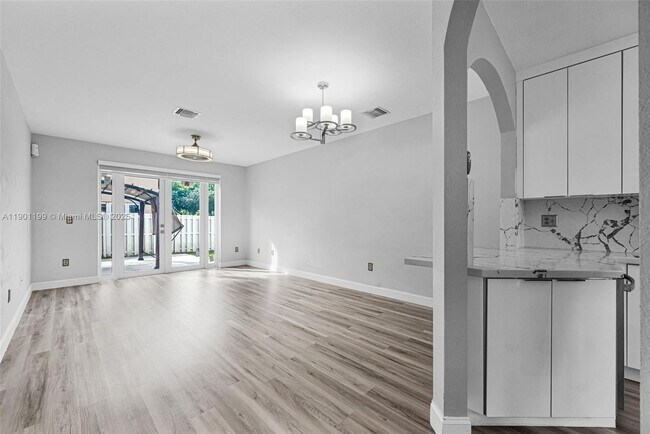 Building Photo - 640 SE 1st St