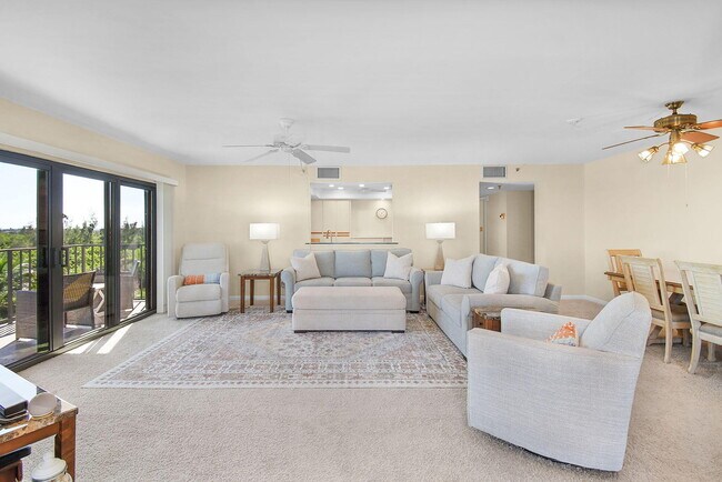 Building Photo - 801 S Ocean Dr