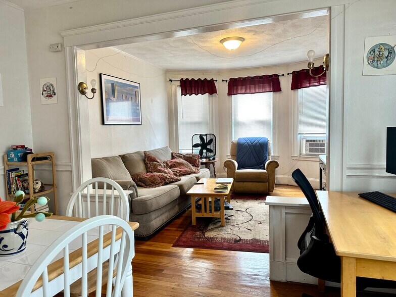 Building Photo - 223-225 Summer St. Unit 3L