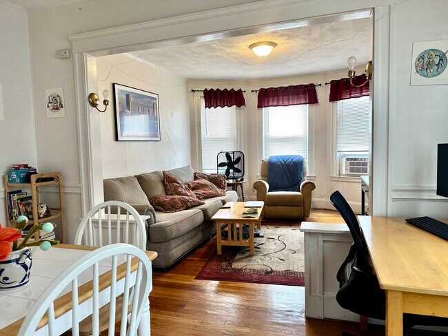 Building Photo - 223 Summer St