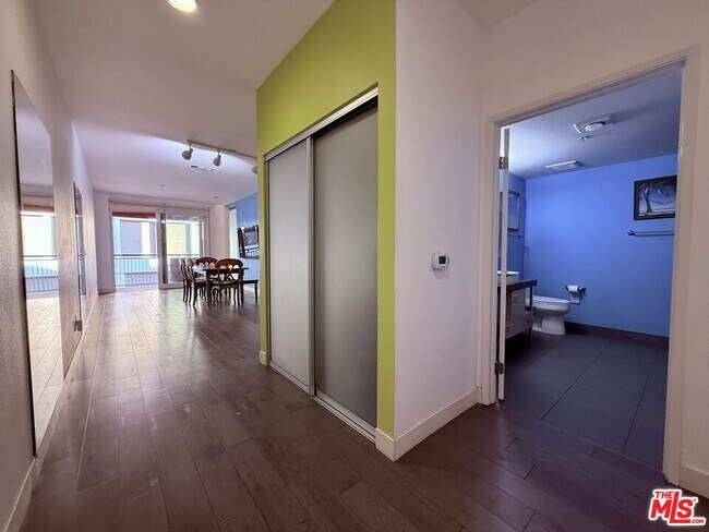 Building Photo - 1234 Wilshire Blvd